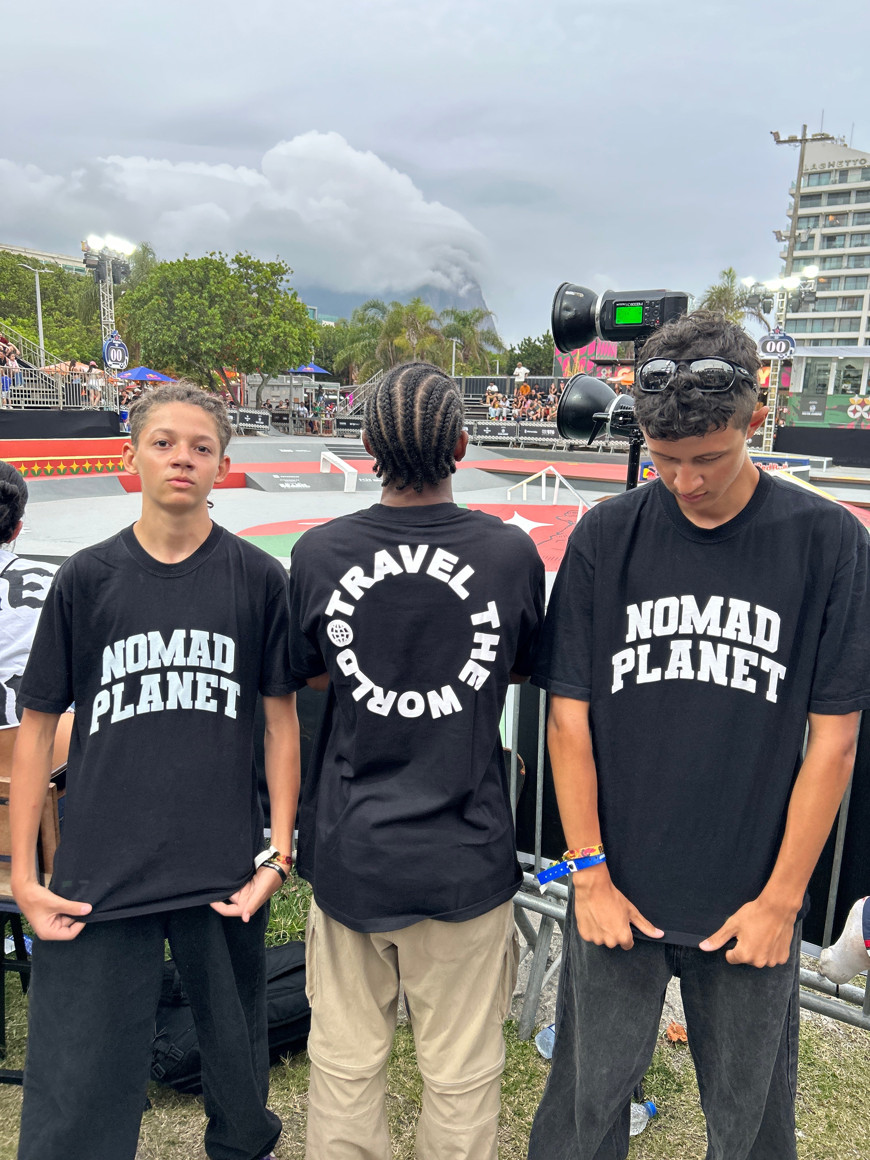 CAMISETA TRAVEL THE WORLD